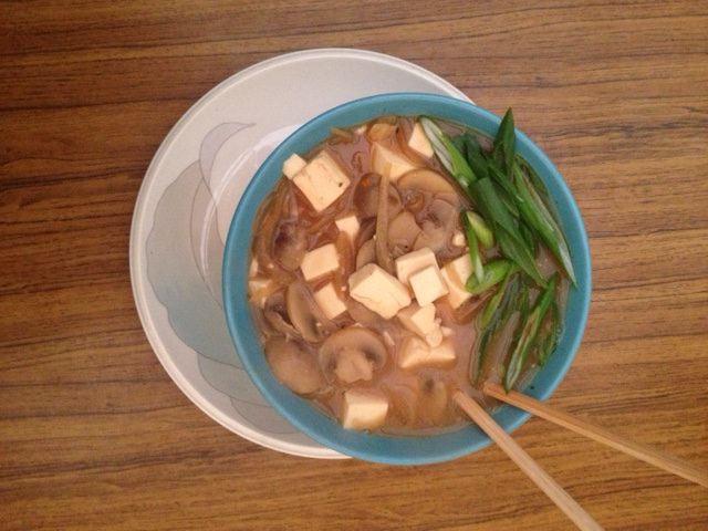 Easy Vegan Japanese Style Soup – HappyFood