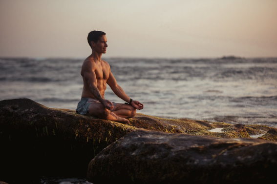 yogahub nico luce